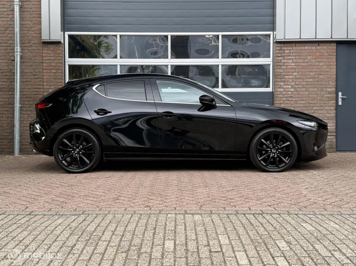 2.0 e-SkyActiv-X M Hybrid 180 Luxury Leer Bose Navi Carplay 360 Camera 18 inch LED ACC