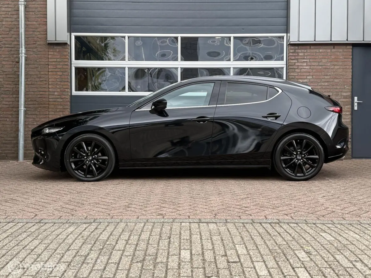 2.0 e-SkyActiv-X M Hybrid 180 Luxury Leer Bose Navi Carplay 360 Camera 18 inch LED ACC