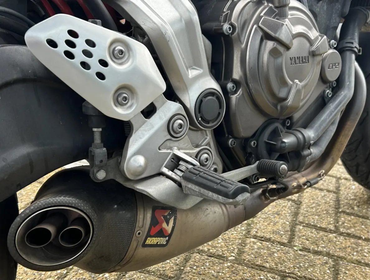 | NETTE STAAT | Akrapovic | A2 Code 80 Certificaat |