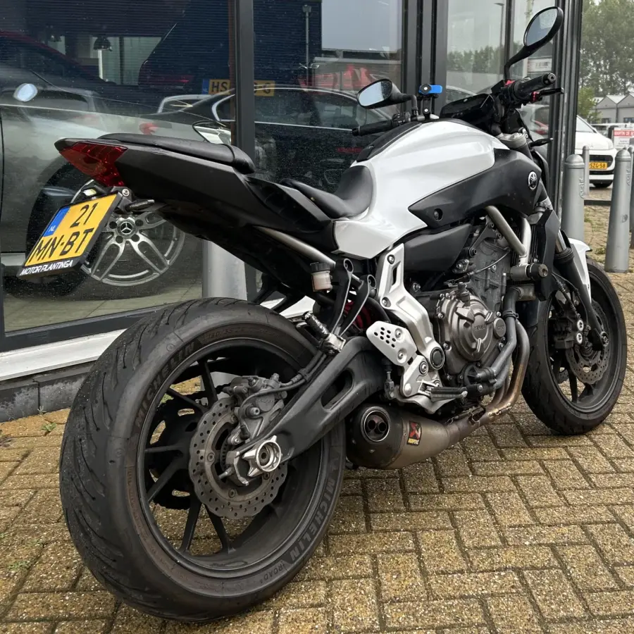 | NETTE STAAT | Akrapovic | A2 Code 80 Certificaat |