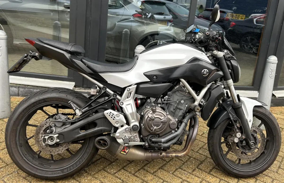 | NETTE STAAT | Akrapovic | A2 Code 80 Certificaat |