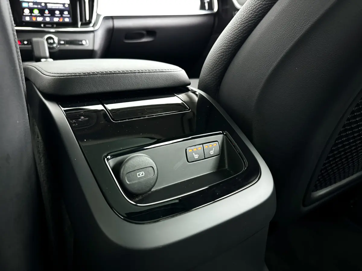 T8 Plug-in hybrid AWD Ultra Dark | SOH 100% | Panoramadak | 360° camera | Harman Kardon | Head-up display | Stoel- en Stuurverwarming | Trekhaak