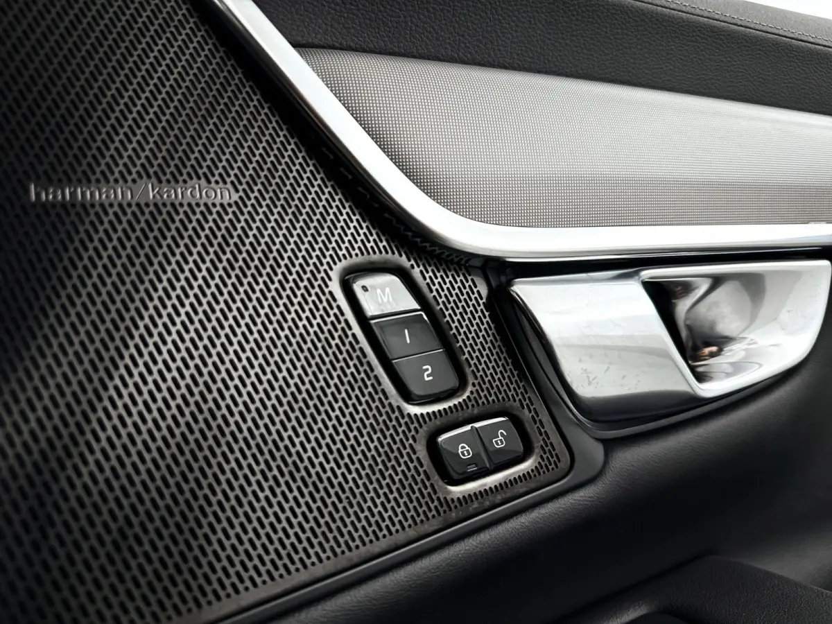 T8 Plug-in hybrid AWD Ultra Dark | SOH 100% | Panoramadak | 360° camera | Harman Kardon | Head-up display | Stoel- en Stuurverwarming | Trekhaak