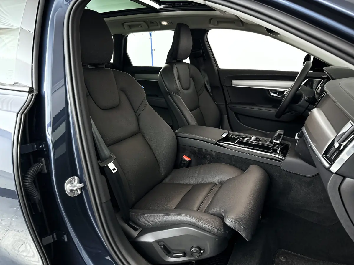 T8 Plug-in hybrid AWD Ultra Dark | SOH 100% | Panoramadak | 360° camera | Harman Kardon | Head-up display | Stoel- en Stuurverwarming | Trekhaak