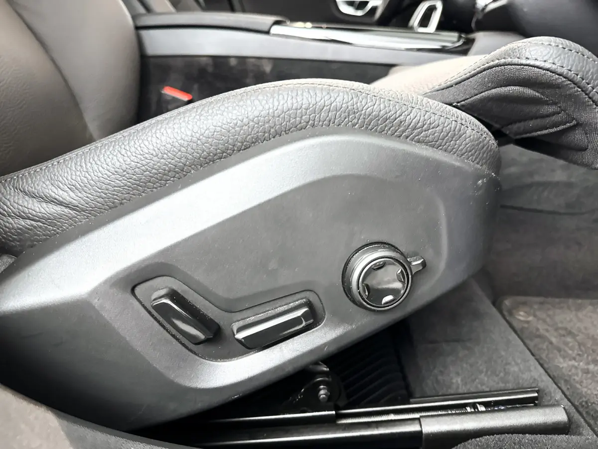 T8 Plug-in hybrid AWD Ultra Dark | SOH 100% | Panoramadak | 360° camera | Harman Kardon | Head-up display | Stoel- en Stuurverwarming | Trekhaak