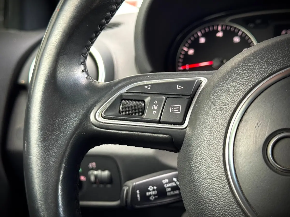 1.0 TFSI | LED | NAVI | CRUISE | PDC |