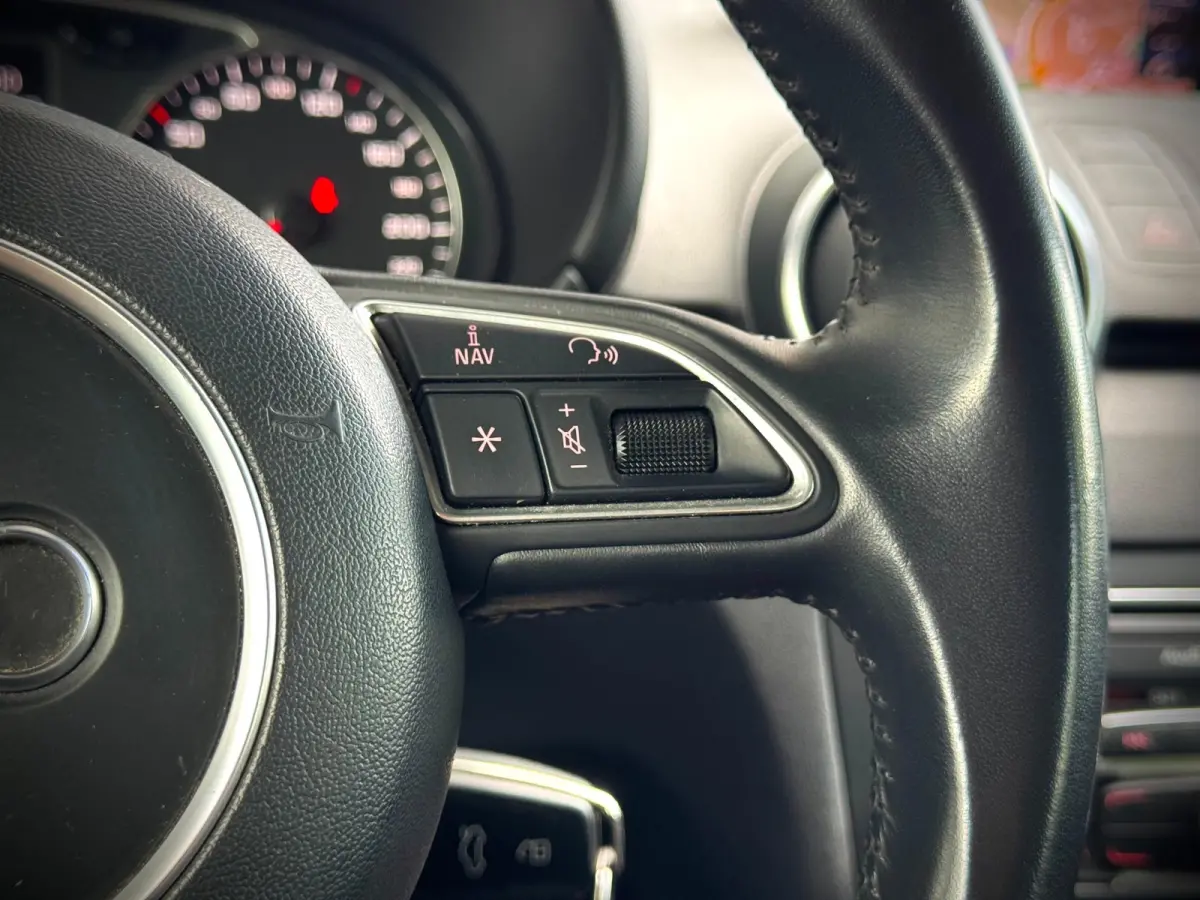1.0 TFSI | LED | NAVI | CRUISE | PDC |