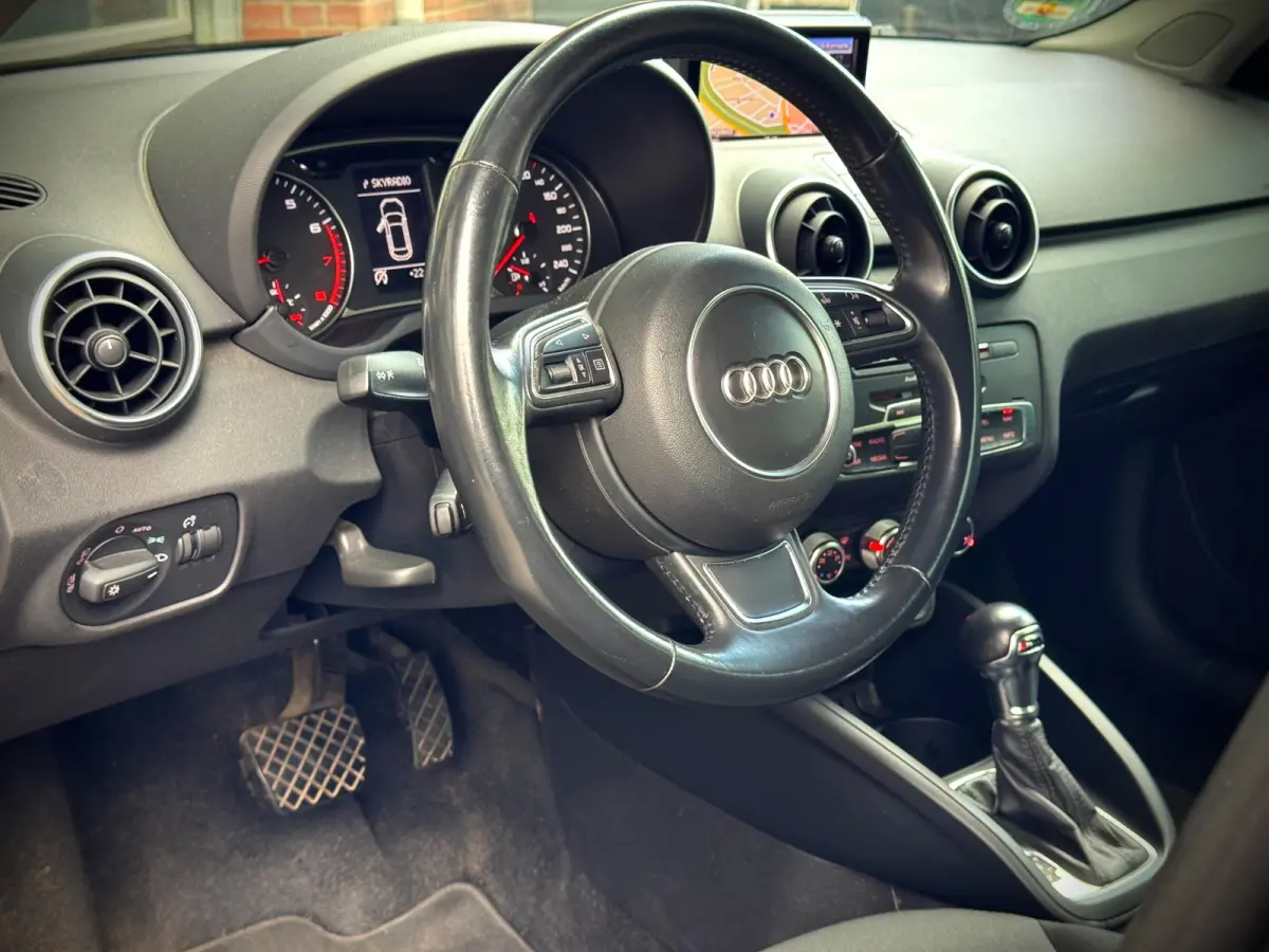 1.0 TFSI | LED | NAVI | CRUISE | PDC |