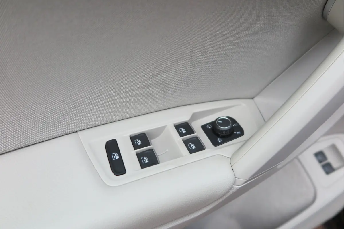 1.4 TSI eHybrid Elegance 245pk DSG ,Led matrix,Virtual cockpit,Trekhaak,Stoelverwarming, Led, DAB+ , PDC, LMV Stuurwiel verwarmd, Carplay etc .