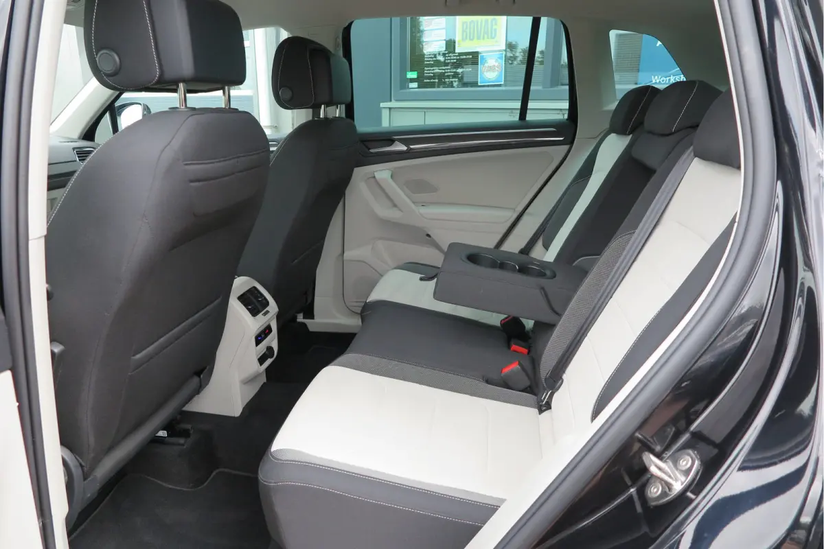 1.4 TSI eHybrid Elegance 245pk DSG ,Led matrix,Virtual cockpit,Trekhaak,Stoelverwarming, Led, DAB+ , PDC, LMV Stuurwiel verwarmd, Carplay etc .
