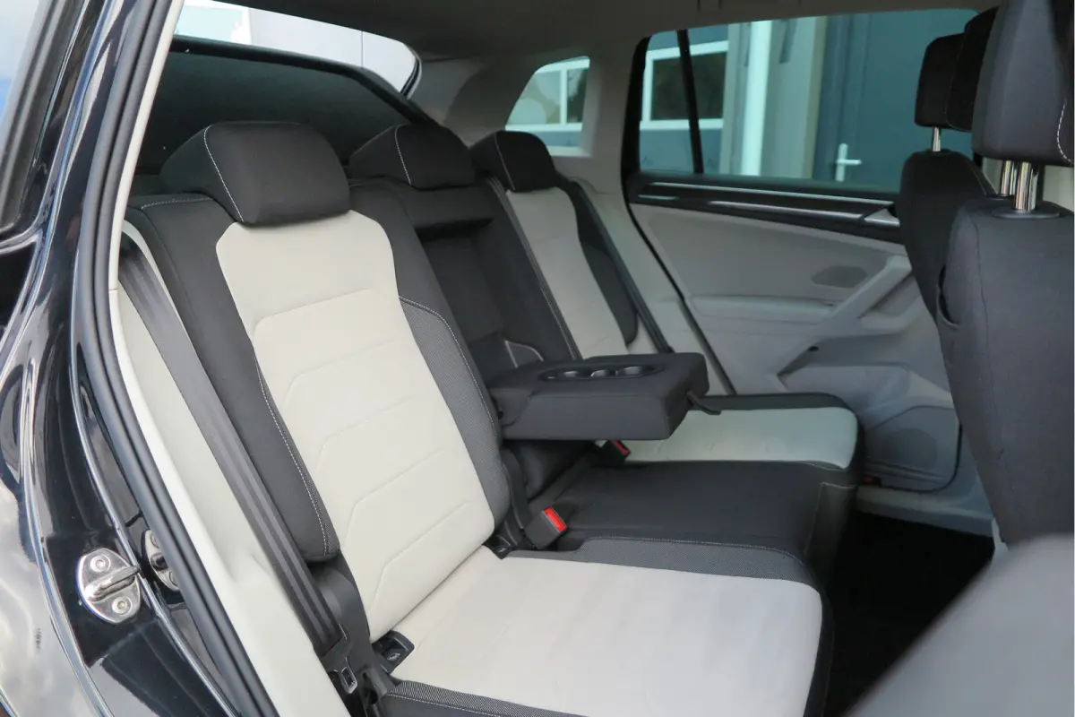1.4 TSI eHybrid Elegance 245pk DSG ,Led matrix,Virtual cockpit,Trekhaak,Stoelverwarming, Led, DAB+ , PDC, LMV Stuurwiel verwarmd, Carplay etc .