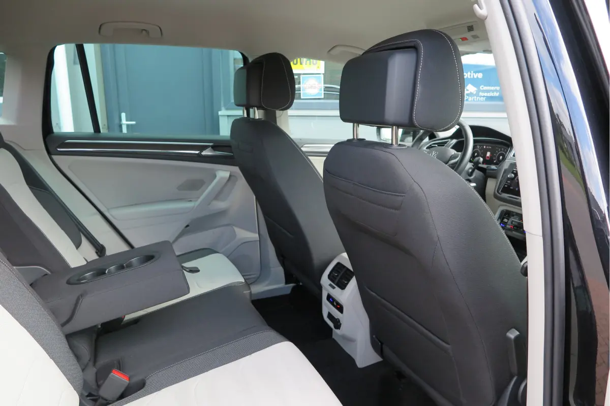 1.4 TSI eHybrid Elegance 245pk DSG ,Led matrix,Virtual cockpit,Trekhaak,Stoelverwarming, Led, DAB+ , PDC, LMV Stuurwiel verwarmd, Carplay etc .