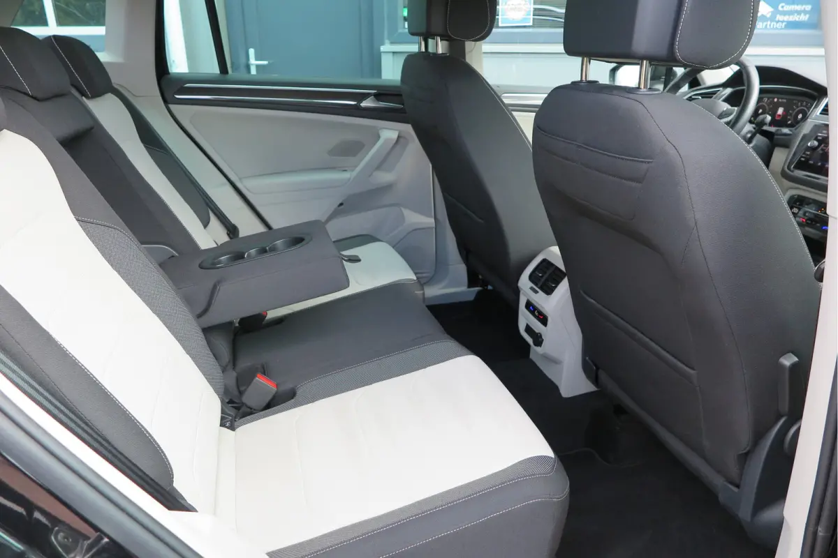 1.4 TSI eHybrid Elegance 245pk DSG ,Led matrix,Virtual cockpit,Trekhaak,Stoelverwarming, Led, DAB+ , PDC, LMV Stuurwiel verwarmd, Carplay etc .