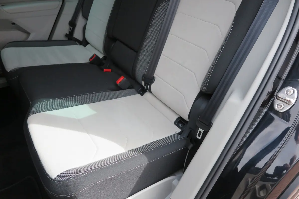 1.4 TSI eHybrid Elegance 245pk DSG ,Led matrix,Virtual cockpit,Trekhaak,Stoelverwarming, Led, DAB+ , PDC, LMV Stuurwiel verwarmd, Carplay etc .