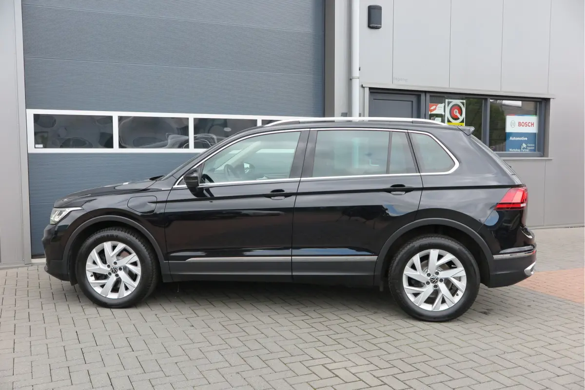 1.4 TSI eHybrid Elegance 245pk DSG ,Led matrix,Virtual cockpit,Trekhaak,Stoelverwarming, Led, DAB+ , PDC, LMV Stuurwiel verwarmd, Carplay etc .