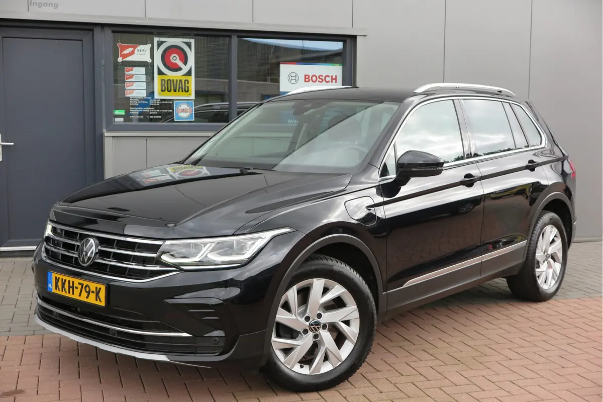 1.4 TSI eHybrid Elegance 245pk DSG ,Led matrix,Virtual cockpit,Trekhaak,Stoelverwarming, Led, DAB+ , PDC, LMV Stuurwiel verwarmd, Carplay etc .