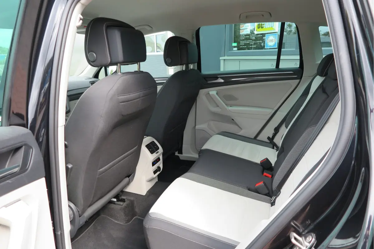1.4 TSI eHybrid Elegance 245pk DSG ,Led matrix,Virtual cockpit,Trekhaak,Stoelverwarming, Led, DAB+ , PDC, LMV Stuurwiel verwarmd, Carplay etc .