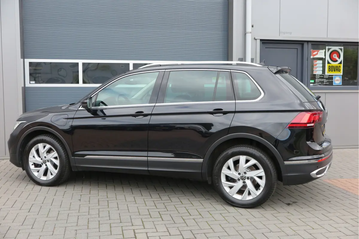 1.4 TSI eHybrid Elegance 245pk DSG ,Led matrix,Virtual cockpit,Trekhaak,Stoelverwarming, Led, DAB+ , PDC, LMV Stuurwiel verwarmd, Carplay etc .