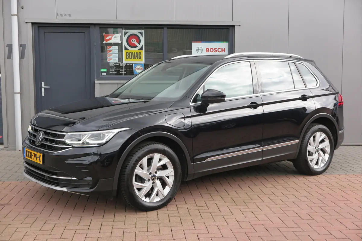1.4 TSI eHybrid Elegance 245pk DSG ,Led matrix,Virtual cockpit,Trekhaak,Stoelverwarming, Led, DAB+ , PDC, LMV Stuurwiel verwarmd, Carplay etc .