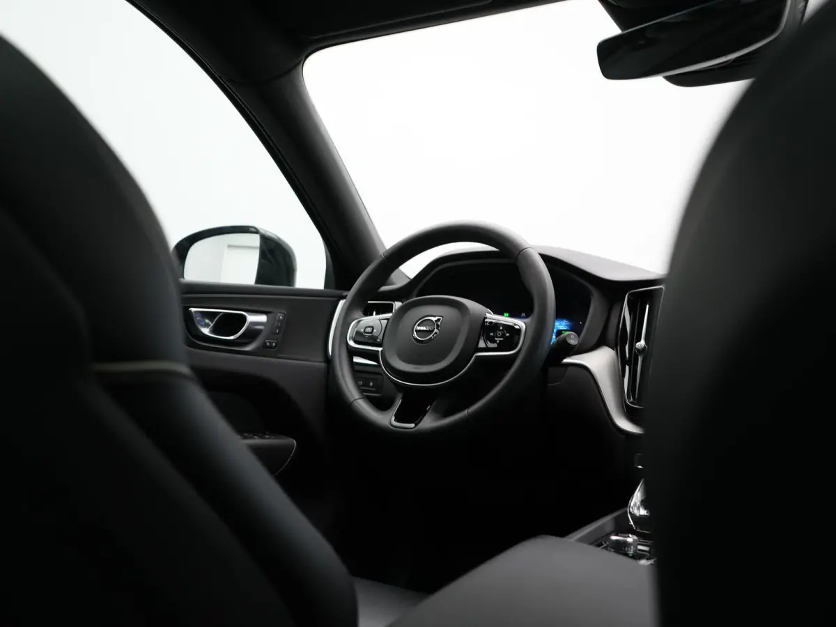 T8 AWD Plus Dark LONG RANGE PHEV 455pk Dealer O.H. | Trekhaak Af Fabriek | Panodak | Lederen Sportstoelen Memory & Verwarmd | Stuur Verwarmd | Keyless | Apple Carplay | Google Assistent | DA