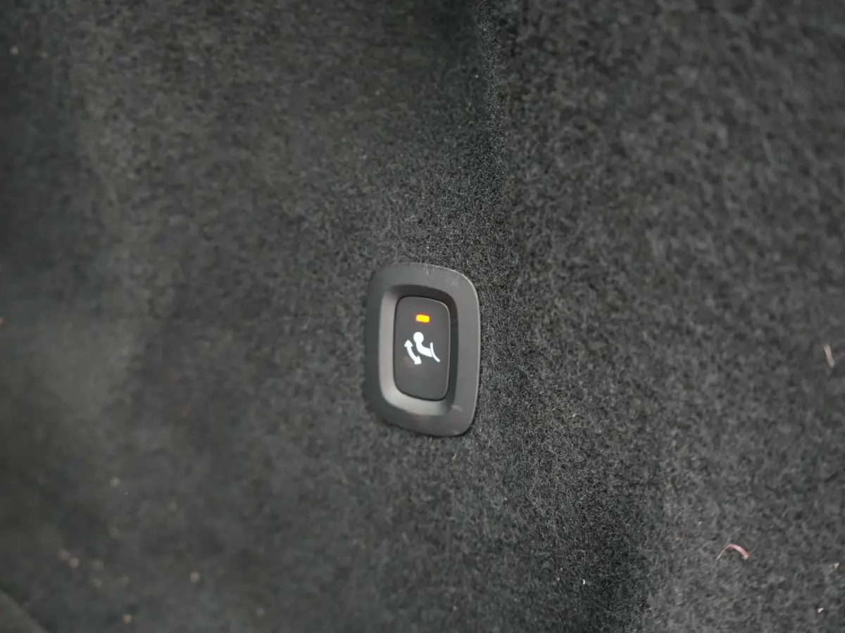 T8 AWD Plus Dark LONG RANGE PHEV 455pk Dealer O.H. | Trekhaak Af Fabriek | Panodak | Lederen Sportstoelen Memory & Verwarmd | Stuur Verwarmd | Keyless | Apple Carplay | Google Assistent | DA