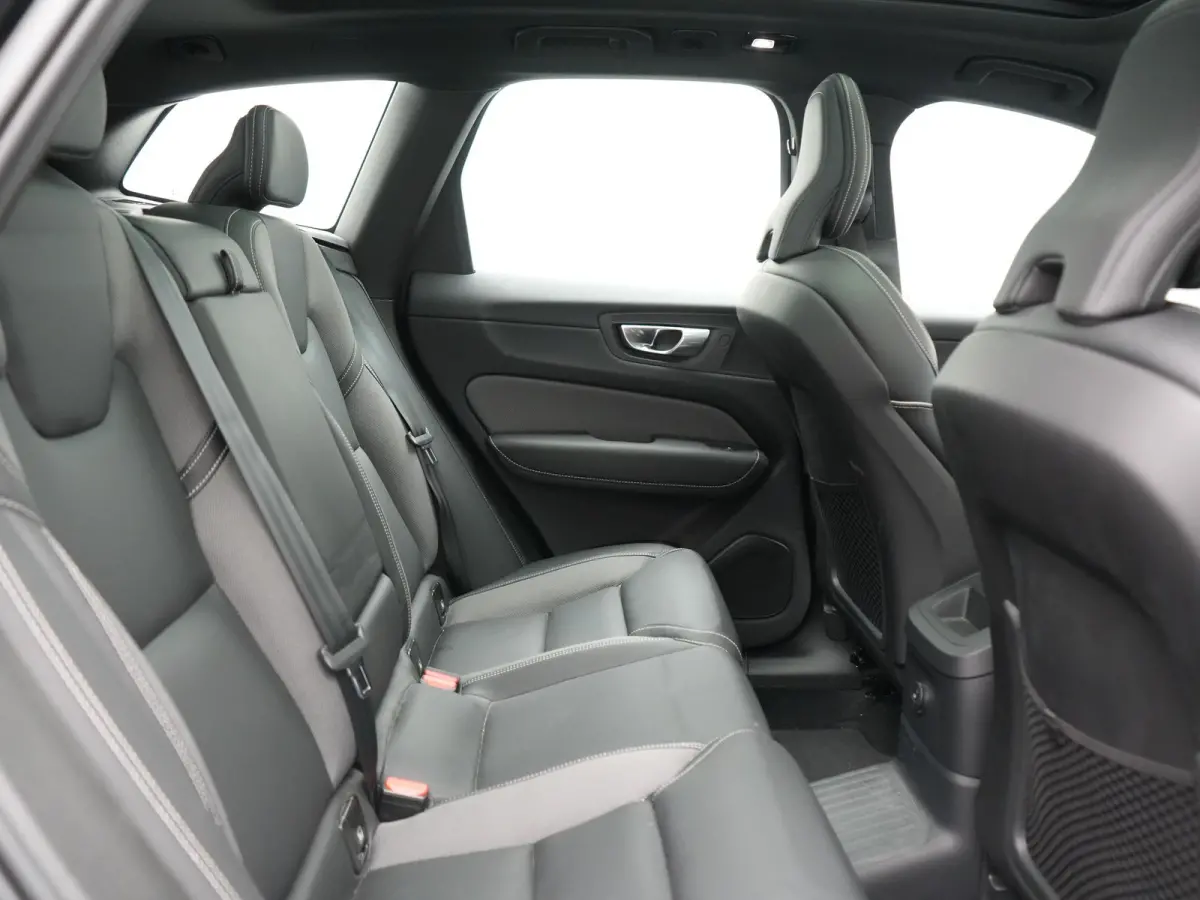 T8 AWD Plus Dark LONG RANGE PHEV 455pk Dealer O.H. | Trekhaak Af Fabriek | Panodak | Lederen Sportstoelen Memory & Verwarmd | Stuur Verwarmd | Keyless | Apple Carplay | Google Assistent | DA