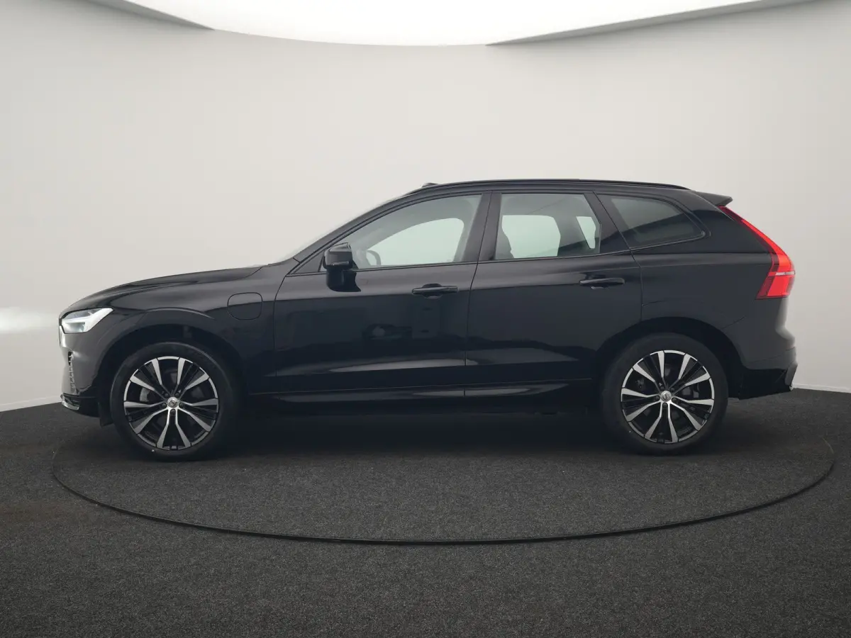 T8 AWD Plus Dark LONG RANGE PHEV 455pk Dealer O.H. | Trekhaak Af Fabriek | Panodak | Lederen Sportstoelen Memory & Verwarmd | Stuur Verwarmd | Keyless | Apple Carplay | Google Assistent | DA