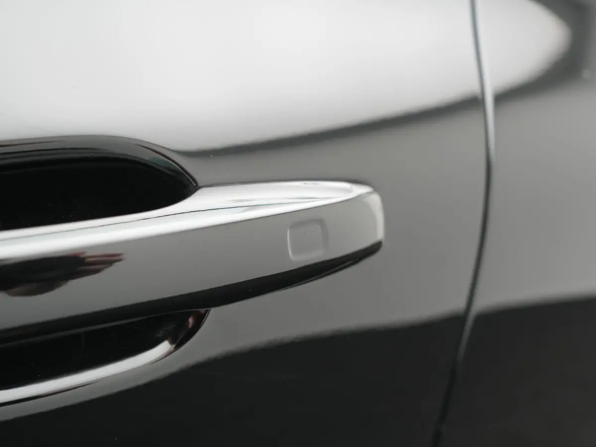 T8 AWD Plus Dark LONG RANGE PHEV 455pk Dealer O.H. | Trekhaak Af Fabriek | Panodak | Lederen Sportstoelen Memory & Verwarmd | Stuur Verwarmd | Keyless | Apple Carplay | Google Assistent | DA