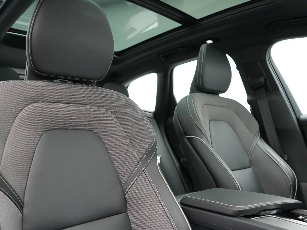 T8 AWD Plus Dark LONG RANGE PHEV 455pk Dealer O.H. | Trekhaak Af Fabriek | Panodak | Lederen Sportstoelen Memory & Verwarmd | Stuur Verwarmd | Keyless | Apple Carplay | Google Assistent | DA