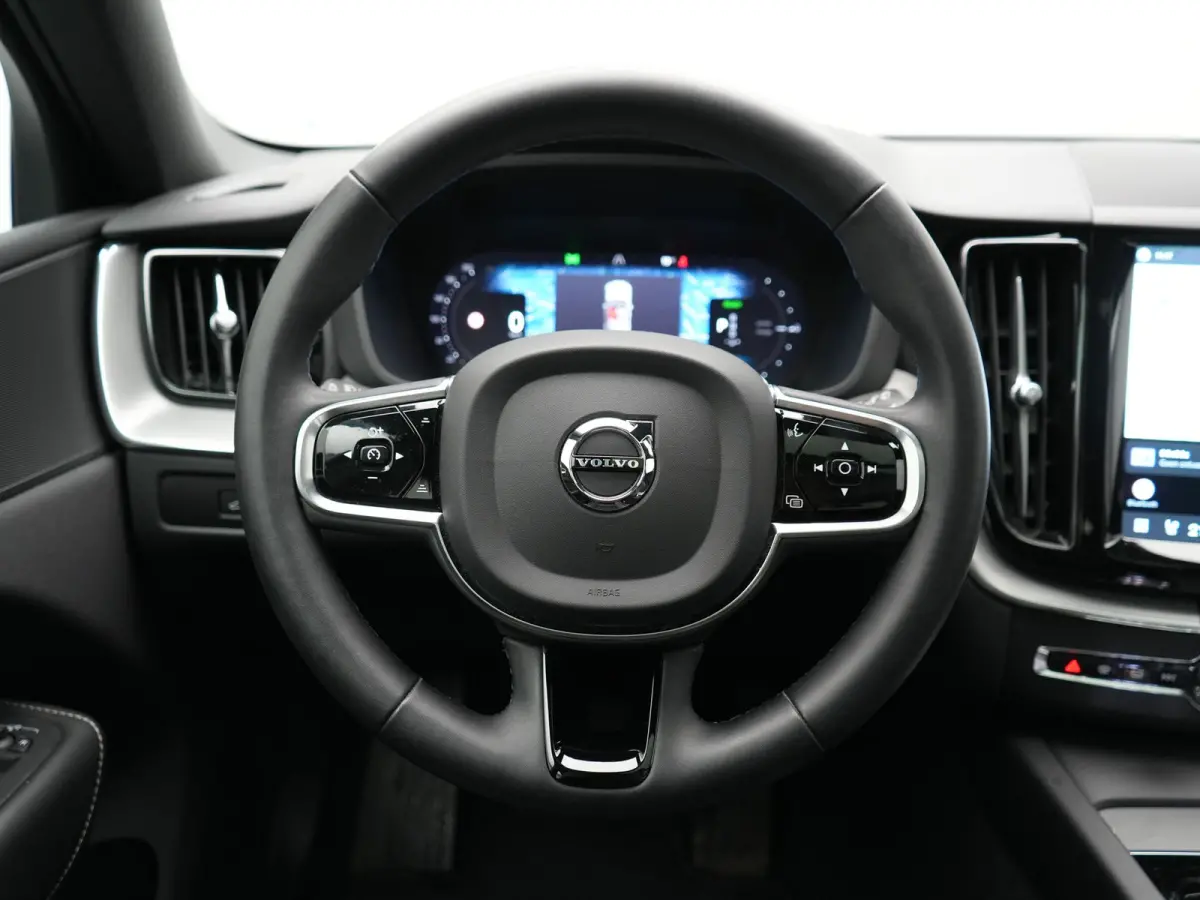 T8 AWD Plus Dark LONG RANGE PHEV 455pk Dealer O.H. | Trekhaak Af Fabriek | Panodak | Lederen Sportstoelen Memory & Verwarmd | Stuur Verwarmd | Keyless | Apple Carplay | Google Assistent | DA