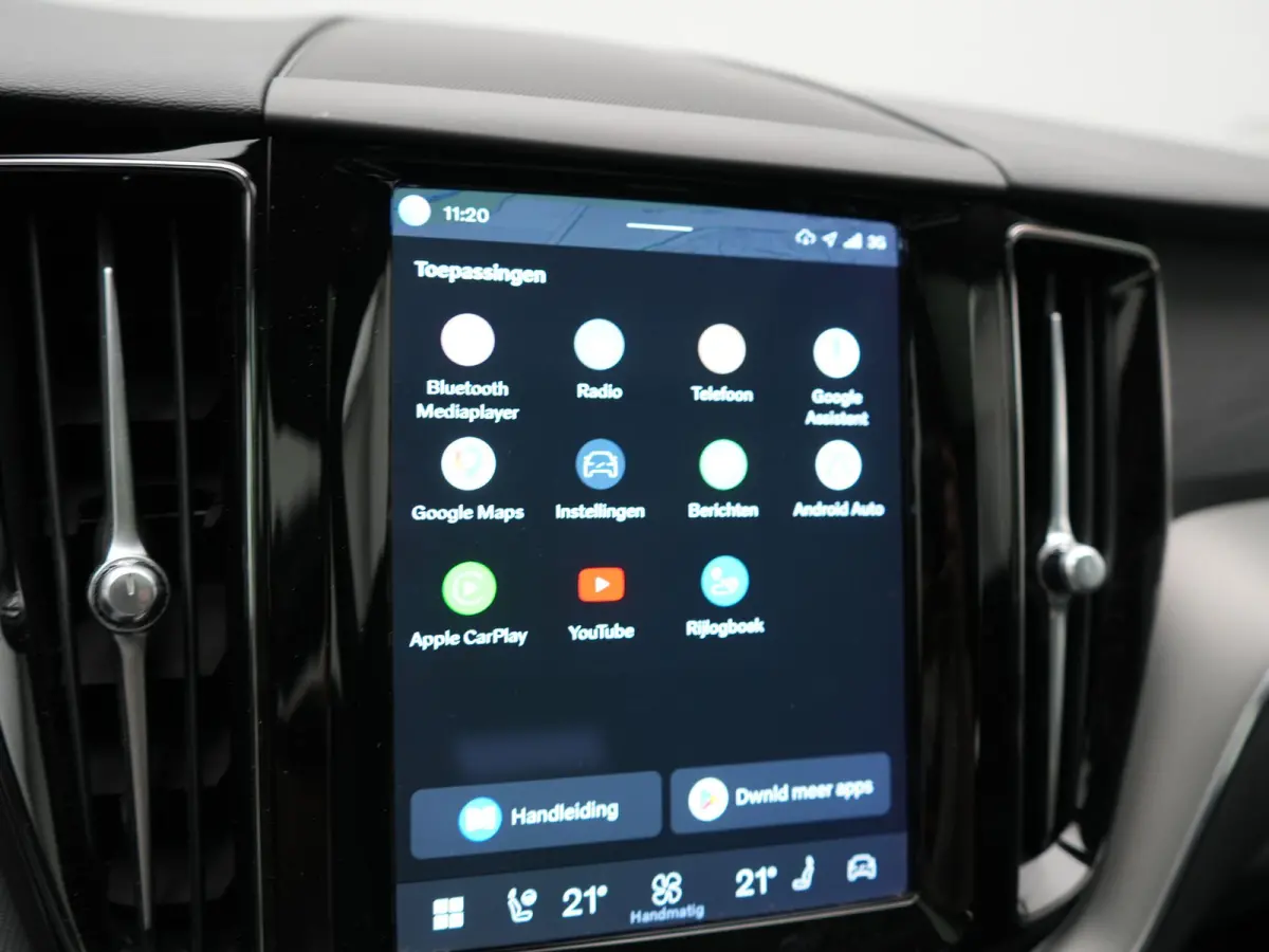 T8 AWD Plus Dark LONG RANGE PHEV 455pk Dealer O.H. | Trekhaak Af Fabriek | Panodak | Lederen Sportstoelen Memory & Verwarmd | Stuur Verwarmd | Keyless | Apple Carplay | Google Assistent | DA