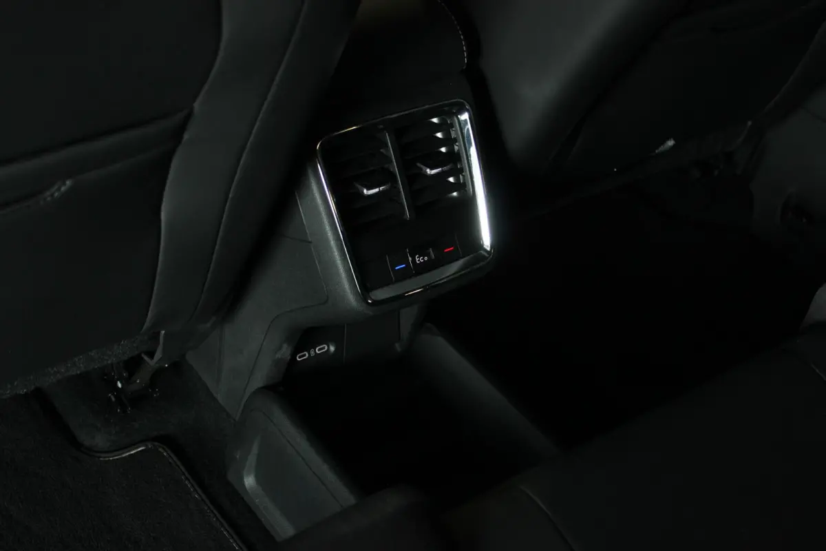 60 Sportline SOH 92% | Warmtepomp | Camera | Stoel/Stuurverw. | Carplay | Adapt. Cruise | 20" LMV | PDC V+A