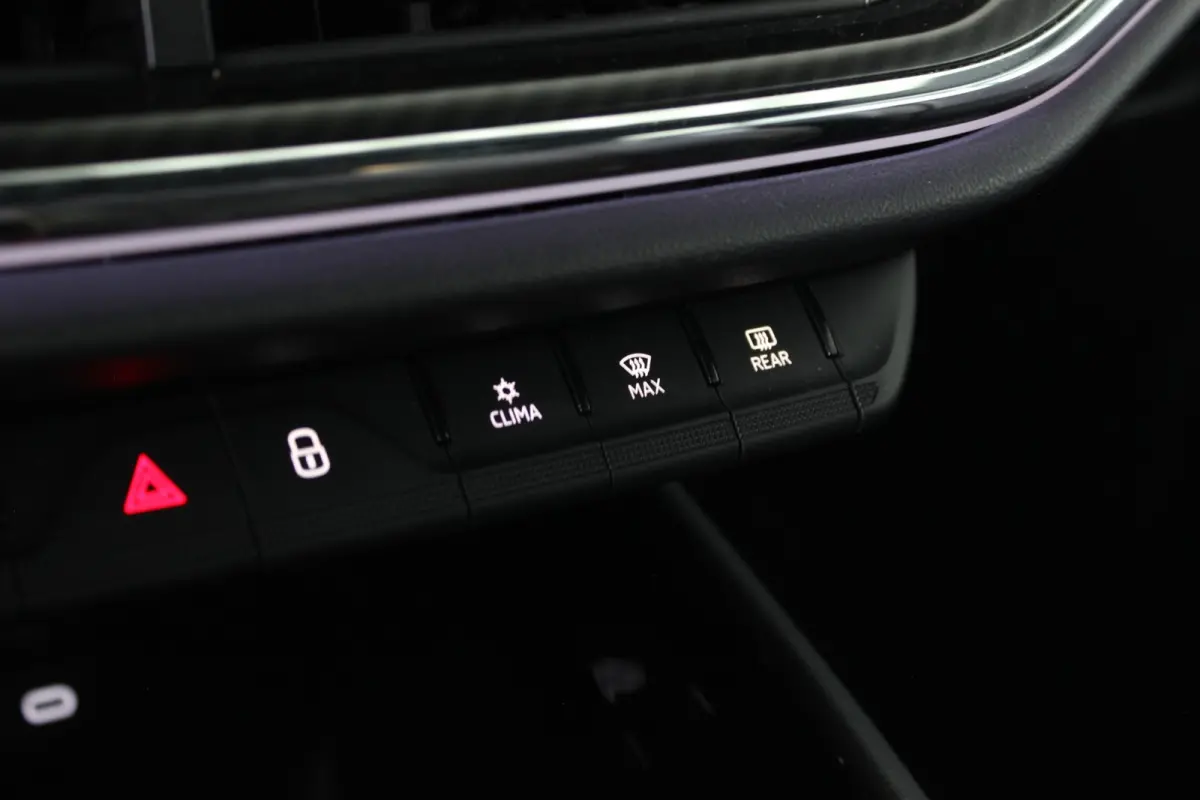 60 Sportline SOH 92% | Warmtepomp | Camera | Stoel/Stuurverw. | Carplay | Adapt. Cruise | 20" LMV | PDC V+A