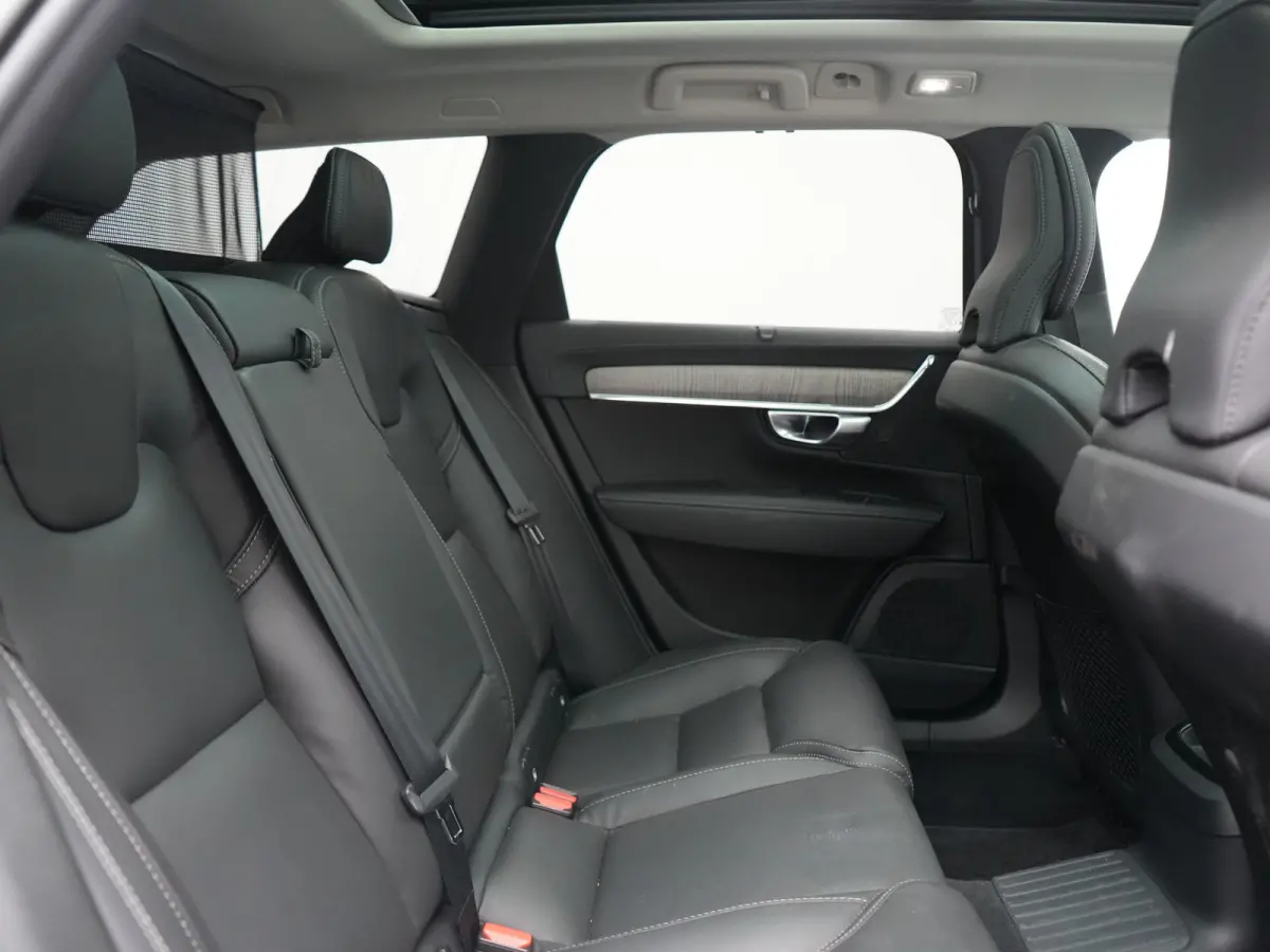 T6 AWD Plus Dark LONG RANGE PHEV 350pk Dealer O.H. | Trekhaak Af Fabriek | Panodak | Adaptive Cruise | Camera | Harman / Kardon | Lederen Comfortzetels Memory & Ventilatie | Keyless | Blis |