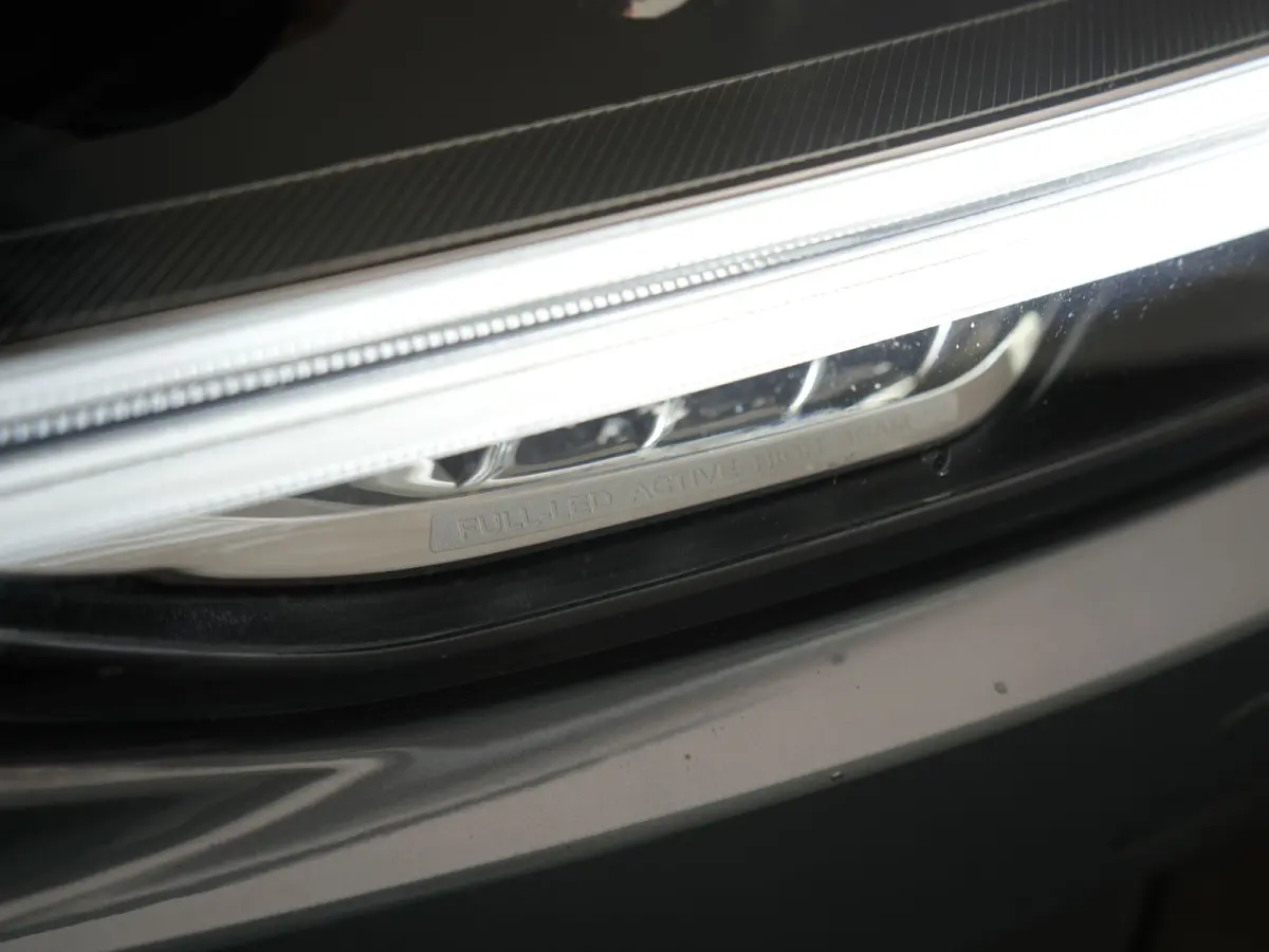 T6 AWD Plus Dark LONG RANGE PHEV 350pk Dealer O.H. | Trekhaak Af Fabriek | Panodak | Adaptive Cruise | Camera | Harman / Kardon | Lederen Comfortzetels Memory & Ventilatie | Keyless | Blis |