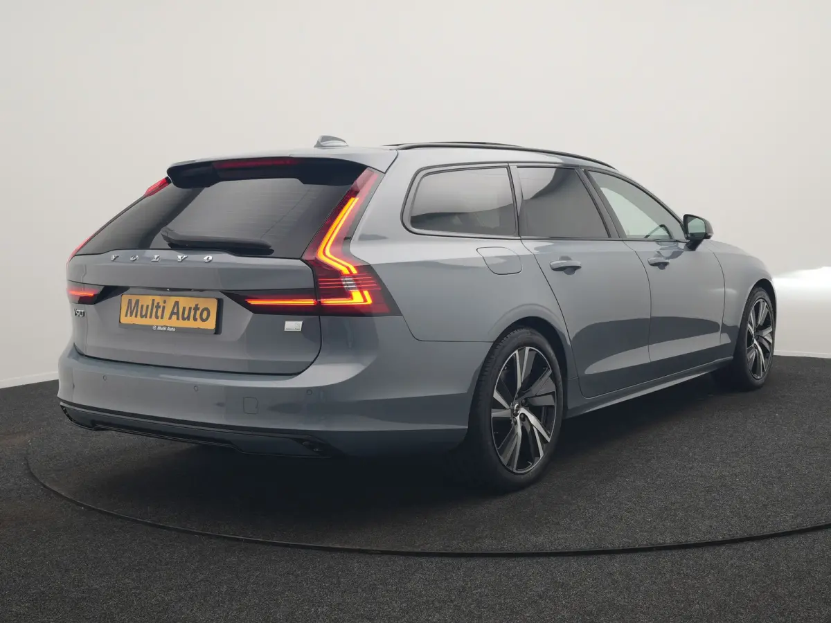 T6 AWD Plus Dark LONG RANGE PHEV 350pk Dealer O.H. | Trekhaak Af Fabriek | Panodak | Adaptive Cruise | Camera | Harman / Kardon | Lederen Comfortzetels Memory & Ventilatie | Keyless | Blis |