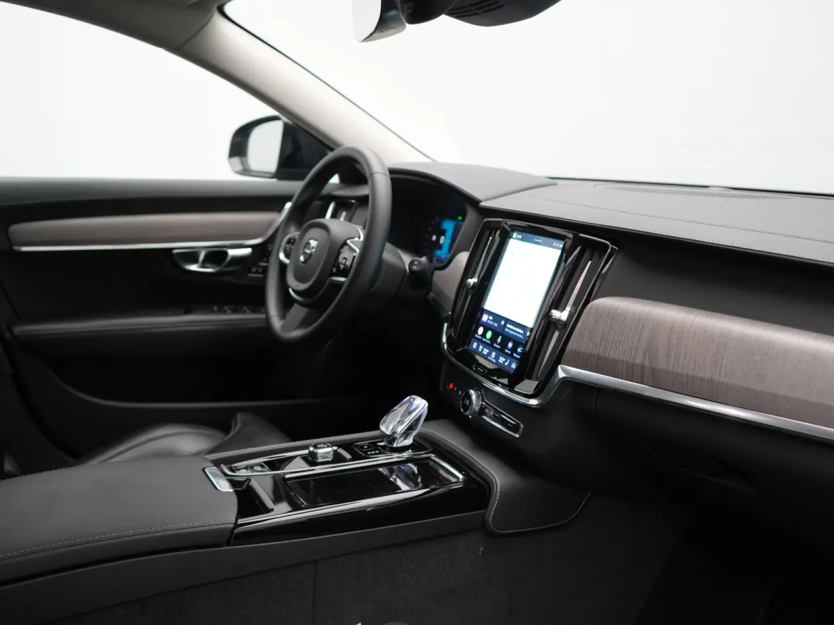T6 AWD Plus Dark LONG RANGE PHEV 350pk Dealer O.H. | Trekhaak Af Fabriek | Panodak | Adaptive Cruise | Camera | Harman / Kardon | Lederen Comfortzetels Memory & Ventilatie | Keyless | Blis |