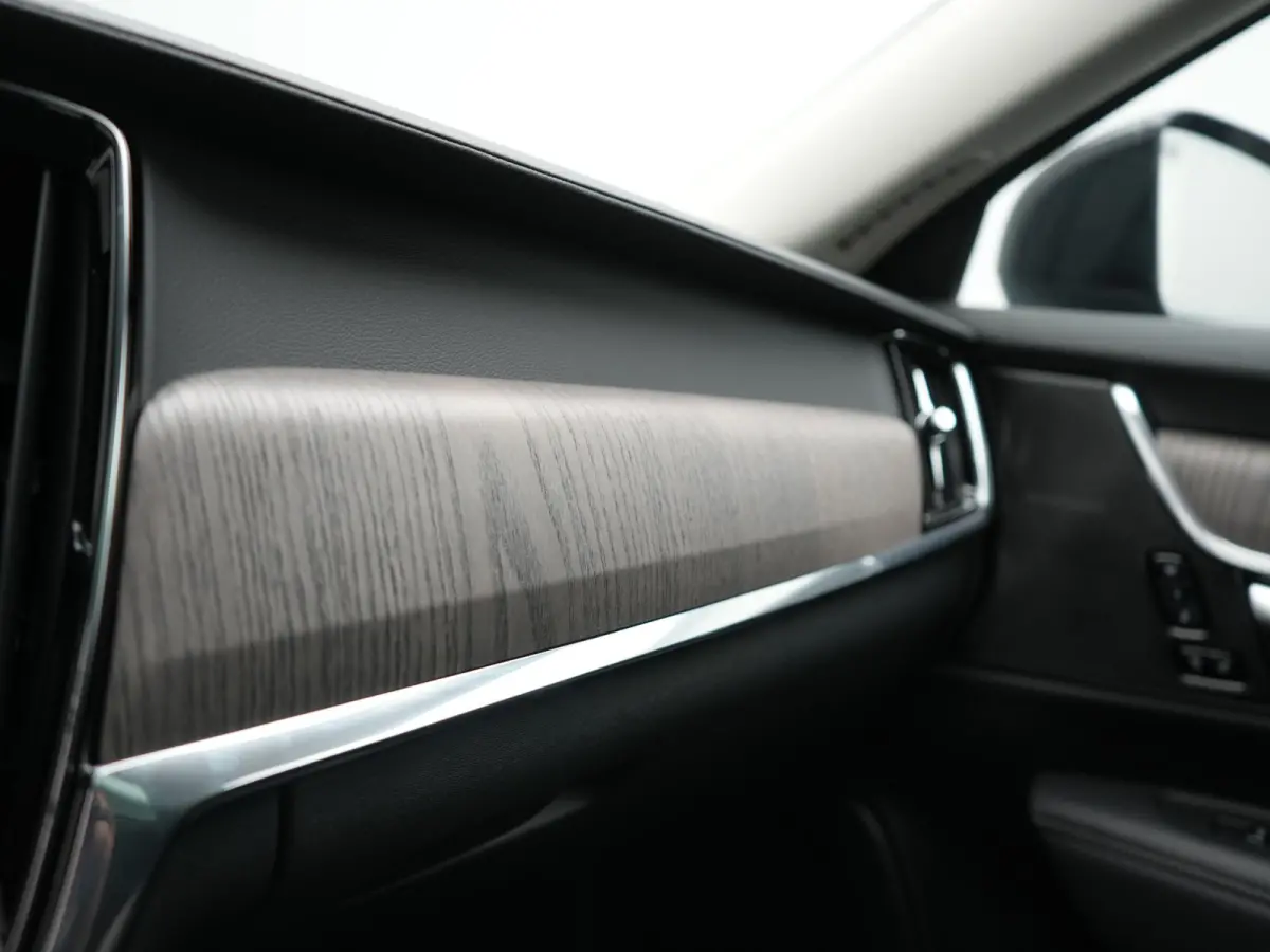 T6 AWD Plus Dark LONG RANGE PHEV 350pk Dealer O.H. | Trekhaak Af Fabriek | Panodak | Adaptive Cruise | Camera | Harman / Kardon | Lederen Comfortzetels Memory & Ventilatie | Keyless | Blis |
