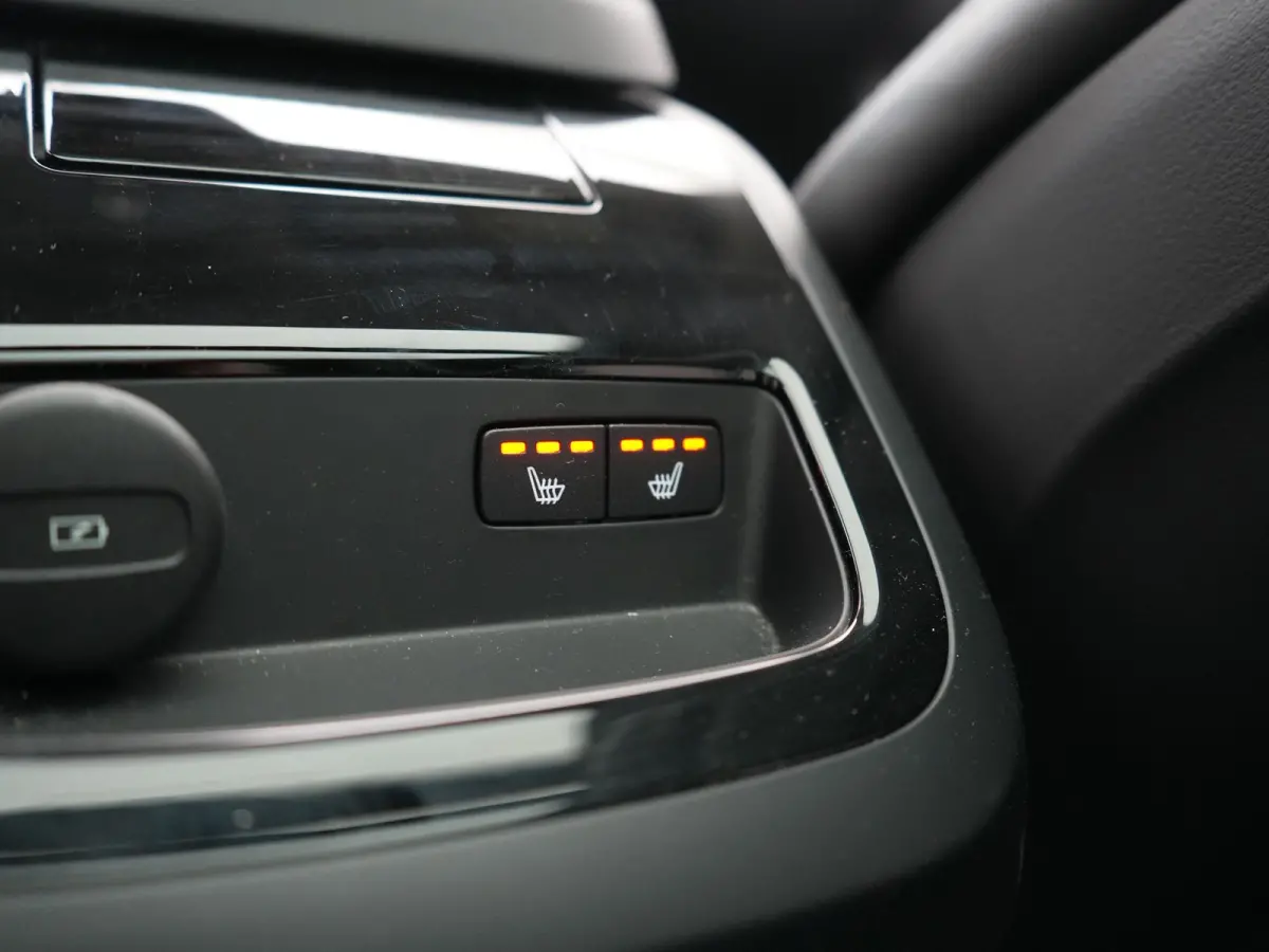 T6 AWD Plus Dark LONG RANGE PHEV 350pk Dealer O.H. | Trekhaak Af Fabriek | Panodak | Adaptive Cruise | Camera | Harman / Kardon | Lederen Comfortzetels Memory & Ventilatie | Keyless | Blis |