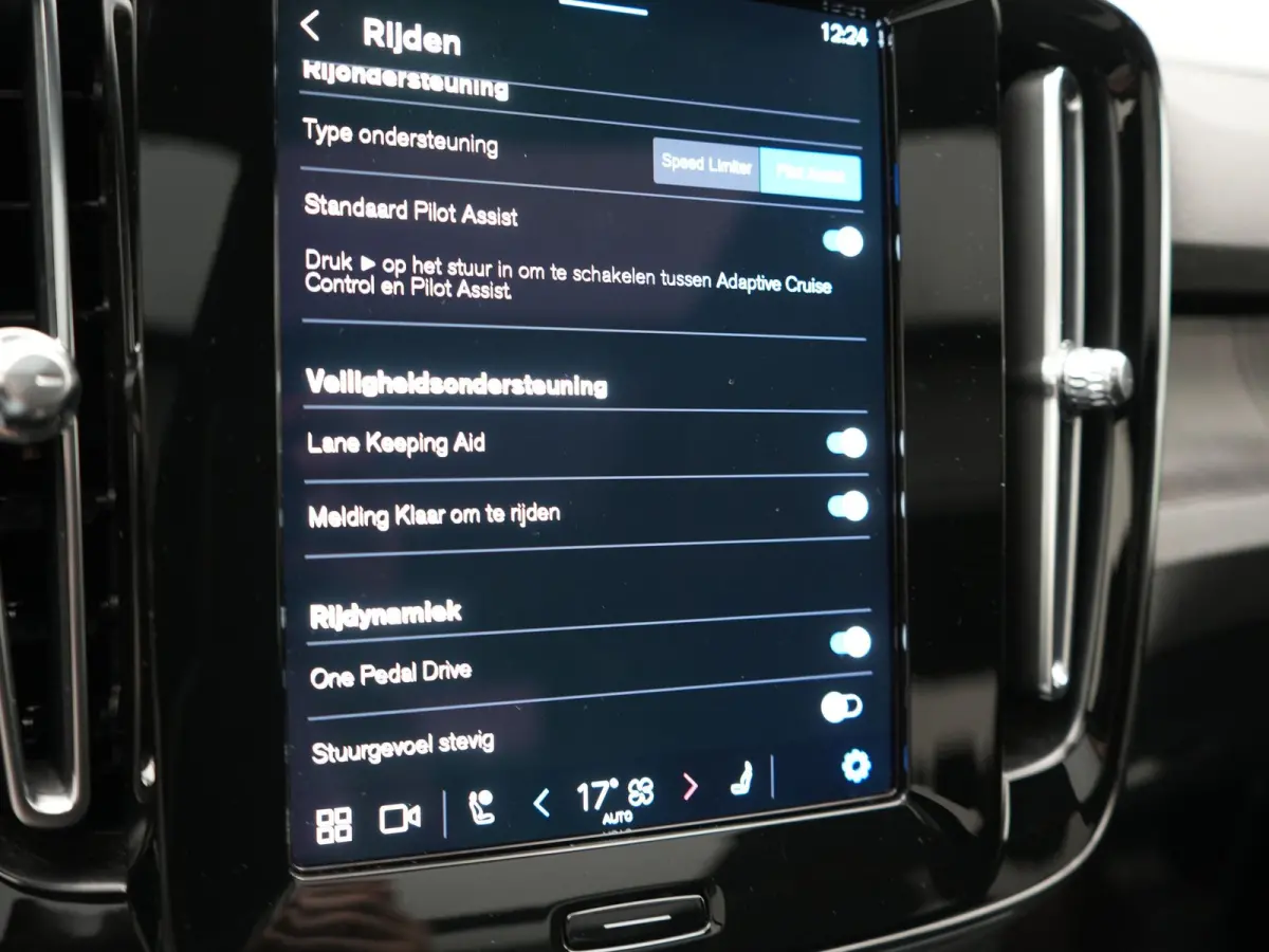 Ultimate 69 kWh 231pk Dealer O.H. | Trekhaak Af Fabriek | Panodak | Warmtepomp | Adaptive Cruise | 360 Camera | Harman / Kardon | Sportstoelen Memory & Verwarmd | Keyless | Blis | Apple Carp