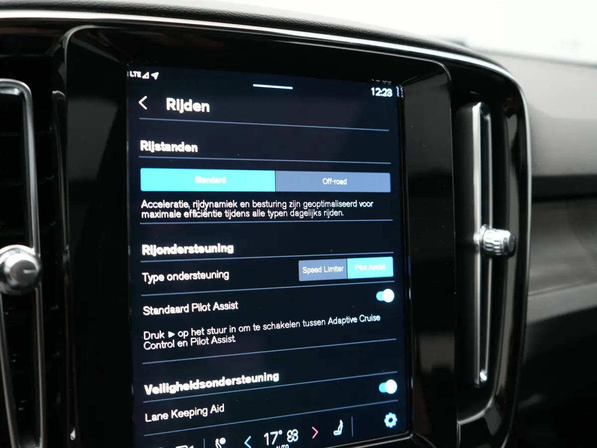 Ultimate 69 kWh 231pk Dealer O.H. | Trekhaak Af Fabriek | Panodak | Warmtepomp | Adaptive Cruise | 360 Camera | Harman / Kardon | Sportstoelen Memory & Verwarmd | Keyless | Blis | Apple Carp
