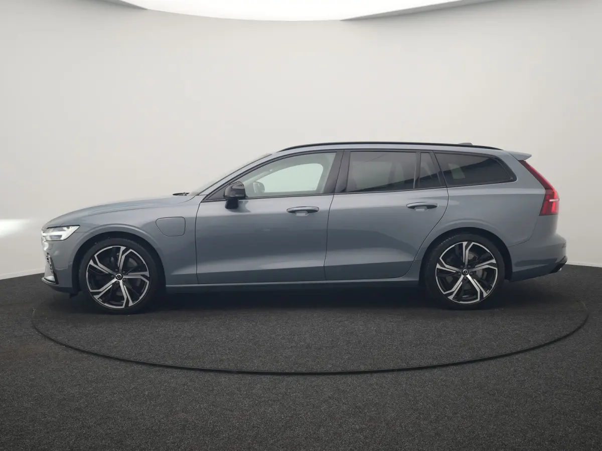 T6 AWD Plus Dark LONG RANGE PHEV 350pk Dealer O.H. | Adaptive Cruise | Camera | Harman / Kardon | Lederen Sportstoelen Memory & Verwarmd | Keyless | Blis | Stuur Verwarmd | Google Assistent 