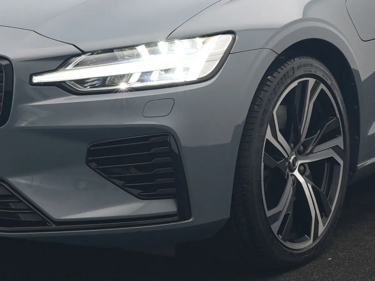 T6 AWD Plus Dark LONG RANGE PHEV 350pk Dealer O.H. | Adaptive Cruise | Camera | Harman / Kardon | Lederen Sportstoelen Memory & Verwarmd | Keyless | Blis | Stuur Verwarmd | Google Assistent 