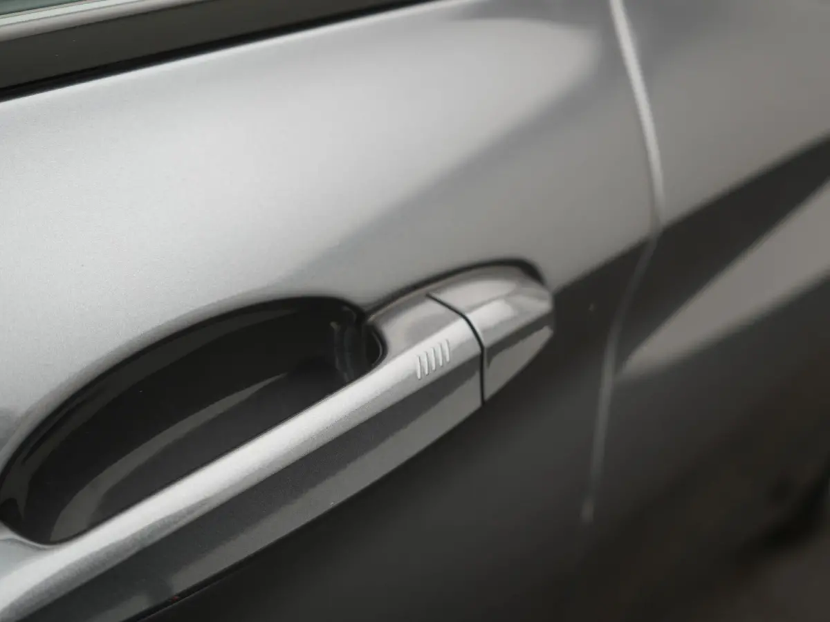 xDrive25e M Sport PHEV 221pk Dealer O.H. | Trekhaak Afn. | Panodak | Head Up | Adaptive Cruise | Camera | Lederen Sportstoelen Memory & Verwarmd | Keyless | Sfeerverlichting | Navigatie | DA