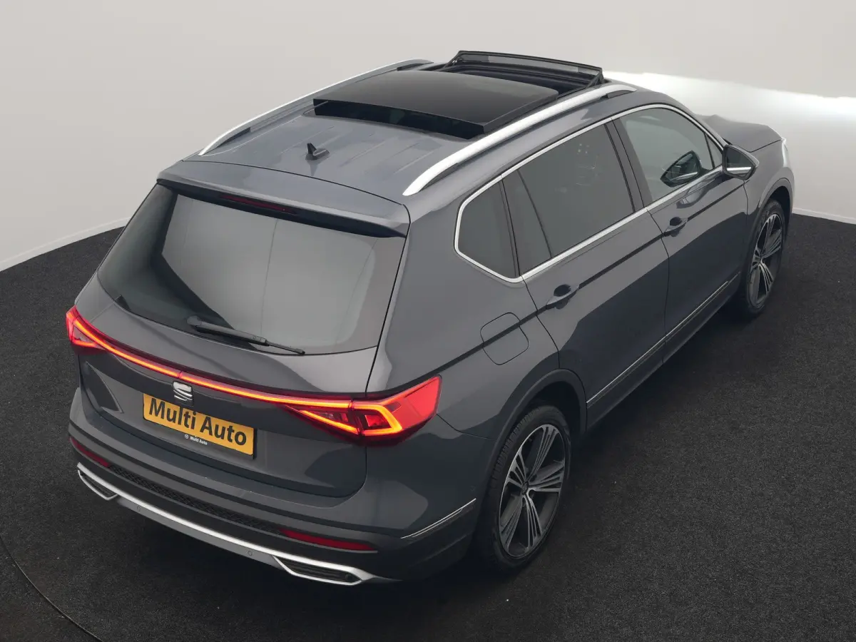 1.4 TSI e-Hybrid Xcellence PHEV 245pk Dealer O.H. | Panodak | Adaptive Cruise | 360 Camera | Sfeerverlichting | Voorstoelen Verwarmd | Keyless | Blis | Apple Carplay | Navigatie | DAB | Plug