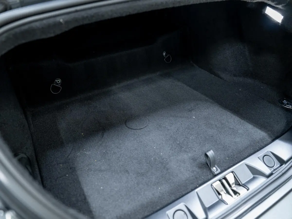 3.9 V8 HELE | Carbon | Full ADAS | CarPlay | Magneride | Elektr. Stoelen | PPF | 360 |