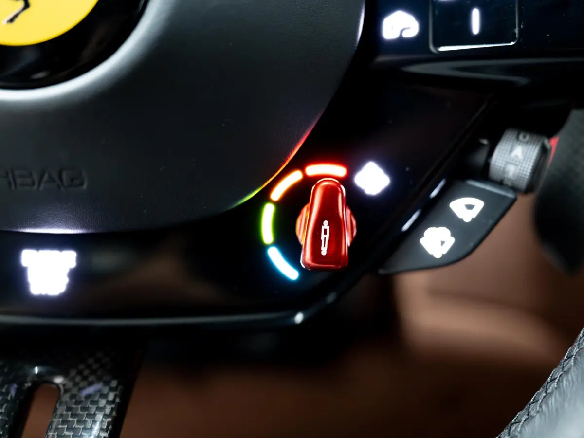 3.9 V8 HELE | Carbon | Full ADAS | CarPlay | Magneride | Elektr. Stoelen | PPF | 360 |