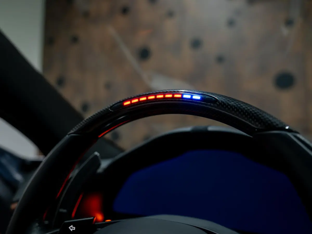 3.9 V8 HELE | Carbon | Full ADAS | CarPlay | Magneride | Elektr. Stoelen | PPF | 360 |