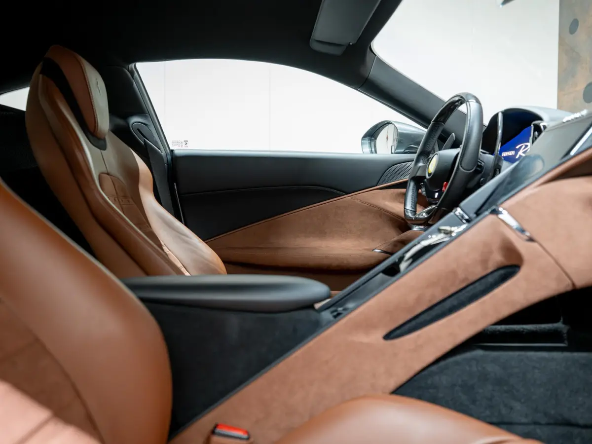 3.9 V8 HELE | Carbon | Full ADAS | CarPlay | Magneride | Elektr. Stoelen | PPF | 360 |