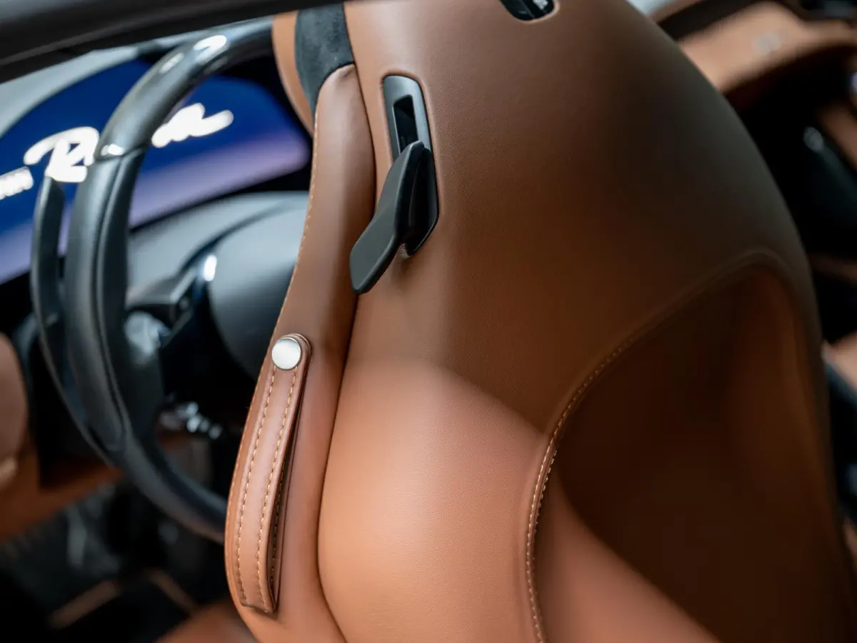 3.9 V8 HELE | Carbon | Full ADAS | CarPlay | Magneride | Elektr. Stoelen | PPF | 360 |